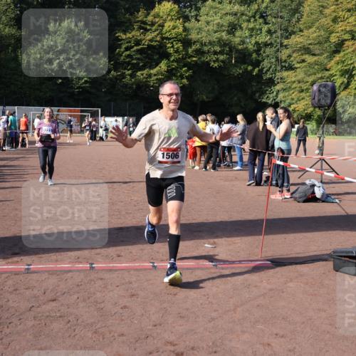 27.09.2026 - 35. Volkslauf durch das schöne Alstertal Strokosch-Dieckow http://msf.ph/oto/10585120 27.09.2026 11:49:47 Ziel 1506, 2033, 3223 meine-sportfotos.de