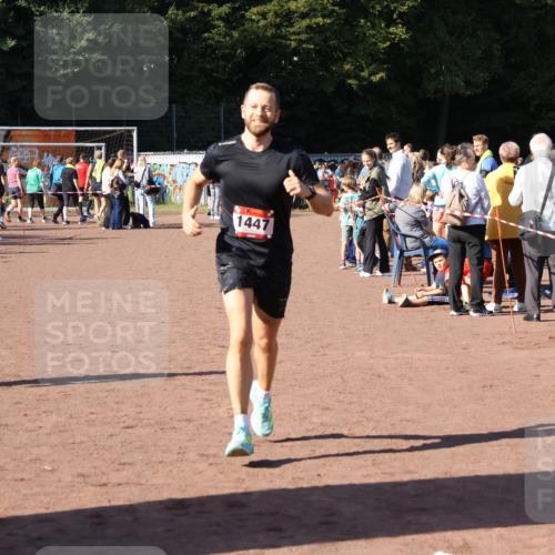 27.09.2026 - 35. Volkslauf durch das schöne Alstertal Strokosch-Dieckow http://msf.ph/oto/10585134 27.09.2026 11:48:02 Ziel 1447, 1494 meine-sportfotos.de