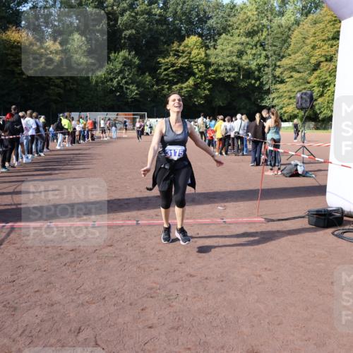 27.09.2026 - 35. Volkslauf durch das schöne Alstertal Strokosch-Dieckow http://msf.ph/oto/10585159 27.09.2026 11:49:41 Ziel 1506, 3175, 3223 meine-sportfotos.de
