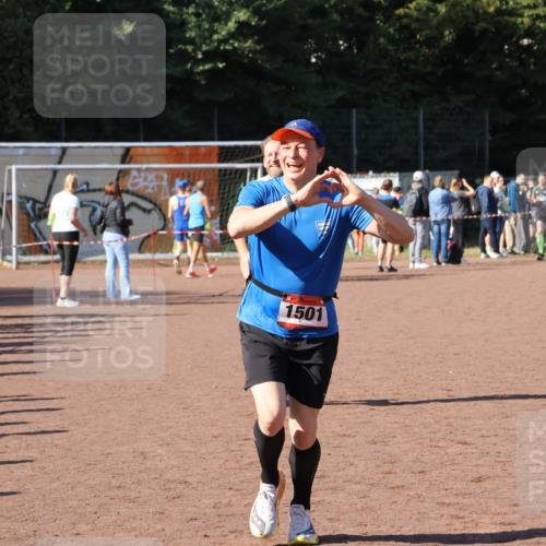 27.09.2026 - 35. Volkslauf durch das schöne Alstertal Strokosch-Dieckow http://msf.ph/oto/10585175 27.09.2026 11:47:49 Ziel 1479, 1501 meine-sportfotos.de