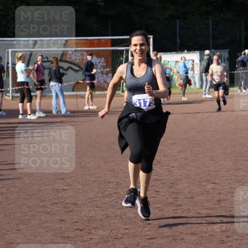 27.09.2026 - 35. Volkslauf durch das schöne Alstertal Strokosch-Dieckow http://msf.ph/oto/10585177 27.09.2026 11:49:39 Ziel 1506, 3175 meine-sportfotos.de