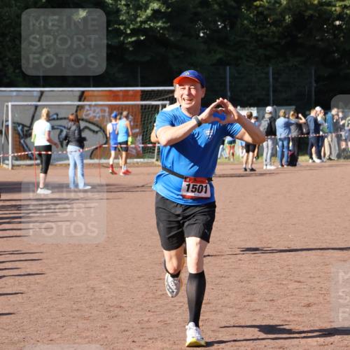 27.09.2026 - 35. Volkslauf durch das schöne Alstertal Strokosch-Dieckow http://msf.ph/oto/10585178 27.09.2026 11:47:49 Ziel 1479, 1501 meine-sportfotos.de