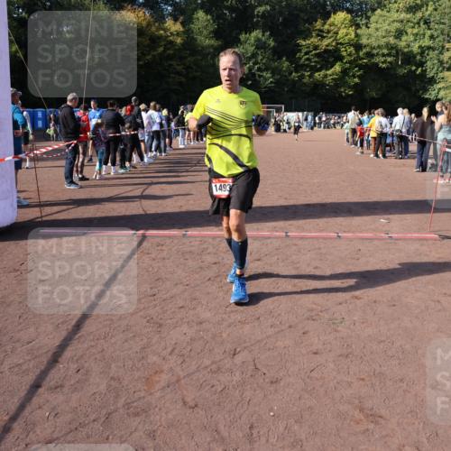 27.09.2026 - 35. Volkslauf durch das schöne Alstertal Strokosch-Dieckow http://msf.ph/oto/10585184 27.09.2026 11:49:33 Ziel 1487, 1493, 2363, 3175 meine-sportfotos.de