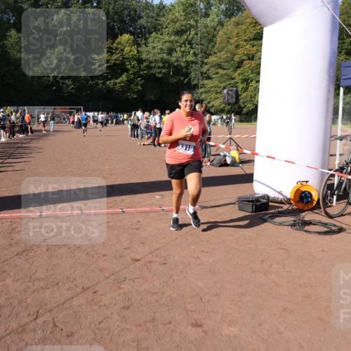 27.09.2026 - 35. Volkslauf durch das schöne Alstertal Strokosch-Dieckow http://msf.ph/oto/10585199 27.09.2026 11:47:44 Ziel 1479, 1501, 3319 meine-sportfotos.de