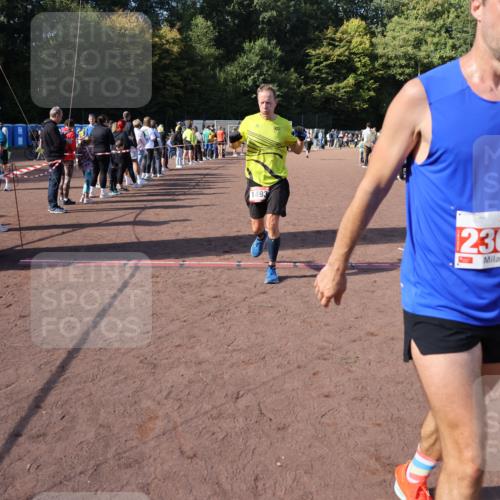 27.09.2026 - 35. Volkslauf durch das schöne Alstertal Strokosch-Dieckow http://msf.ph/oto/10585200 27.09.2026 11:49:33 Ziel 1487, 1493, 2363, 3175 meine-sportfotos.de