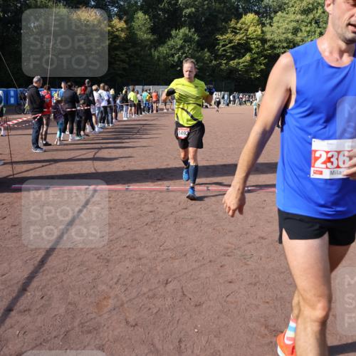 27.09.2026 - 35. Volkslauf durch das schöne Alstertal Strokosch-Dieckow http://msf.ph/oto/10585202 27.09.2026 11:49:33 Ziel 1487, 1493, 2363, 3175 meine-sportfotos.de