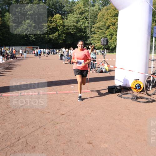 27.09.2026 - 35. Volkslauf durch das schöne Alstertal Strokosch-Dieckow http://msf.ph/oto/10585203 27.09.2026 11:47:44 Ziel 1479, 1501, 3319 meine-sportfotos.de