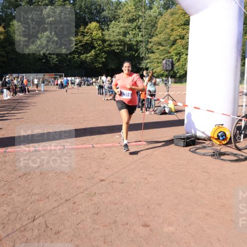 27.09.2026 - 35. Volkslauf durch das schöne Alstertal Strokosch-Dieckow http://msf.ph/oto/10585207 27.09.2026 11:47:44 Ziel 1479, 1501, 3319 meine-sportfotos.de