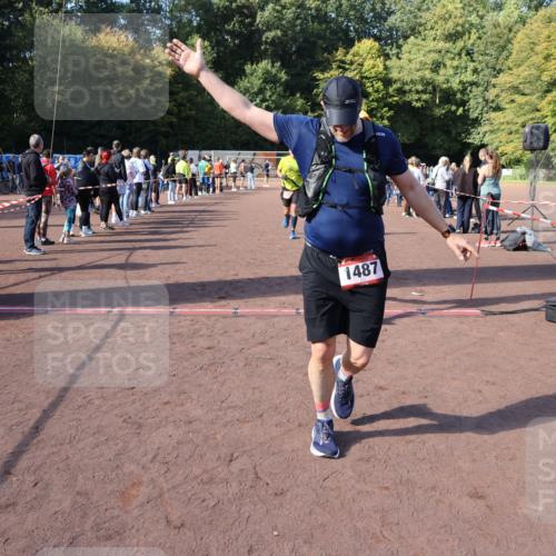 27.09.2026 - 35. Volkslauf durch das schöne Alstertal Strokosch-Dieckow http://msf.ph/oto/10585227 27.09.2026 11:49:31 Ziel 1487, 1493, 2363, 3248 meine-sportfotos.de