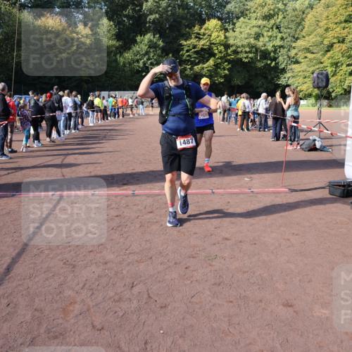 27.09.2026 - 35. Volkslauf durch das schöne Alstertal Strokosch-Dieckow http://msf.ph/oto/10585228 27.09.2026 11:49:30 Ziel 1009, 1487, 1493, 2363, 3248 meine-sportfotos.de