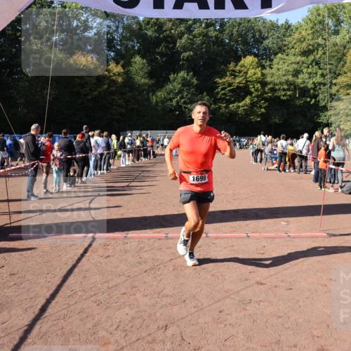 27.09.2026 - 35. Volkslauf durch das schöne Alstertal Strokosch-Dieckow http://msf.ph/oto/10585251 27.09.2026 11:47:20 Ziel 1699 meine-sportfotos.de
