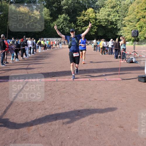 27.09.2026 - 35. Volkslauf durch das schöne Alstertal Strokosch-Dieckow http://msf.ph/oto/10585252 27.09.2026 11:49:29 Ziel 1009, 1475, 1487, 1493, 2363, 3248 meine-sportfotos.de