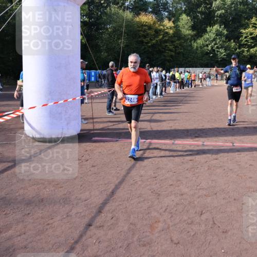 27.09.2026 - 35. Volkslauf durch das schöne Alstertal Strokosch-Dieckow http://msf.ph/oto/10585259 27.09.2026 11:49:28 Ziel 1009, 1475, 1487, 1493, 2363, 3248 meine-sportfotos.de