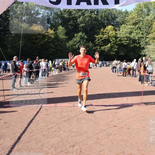27.09.2026 - 35. Volkslauf durch das schöne Alstertal Strokosch-Dieckow http://msf.ph/oto/10585260 27.09.2026 11:47:20 Ziel 1699 meine-sportfotos.de