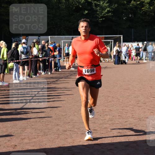 27.09.2026 - 35. Volkslauf durch das schöne Alstertal Strokosch-Dieckow http://msf.ph/oto/10585268 27.09.2026 11:47:19 Ziel 1511, 1699 meine-sportfotos.de
