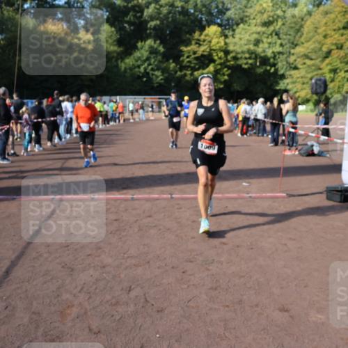 27.09.2026 - 35. Volkslauf durch das schöne Alstertal Strokosch-Dieckow http://msf.ph/oto/10585270 27.09.2026 11:49:27 Ziel 1009, 1475, 1487, 1493, 2363, 3248 meine-sportfotos.de