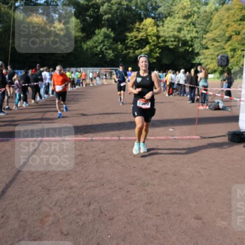 27.09.2026 - 35. Volkslauf durch das schöne Alstertal Strokosch-Dieckow http://msf.ph/oto/10585272 27.09.2026 11:49:27 Ziel 1009, 1475, 1487, 1493, 2363, 3248 meine-sportfotos.de