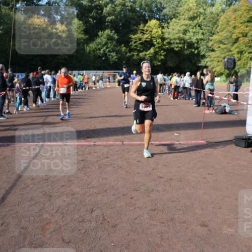 27.09.2026 - 35. Volkslauf durch das schöne Alstertal Strokosch-Dieckow http://msf.ph/oto/10585275 27.09.2026 11:49:27 Ziel 1009, 1475, 1487, 1493, 2363, 3248 meine-sportfotos.de