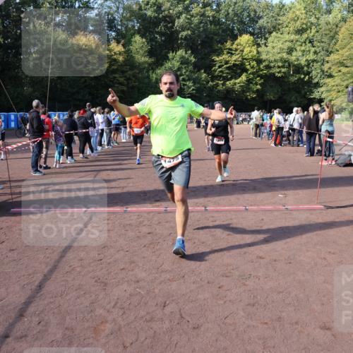 27.09.2026 - 35. Volkslauf durch das schöne Alstertal Strokosch-Dieckow http://msf.ph/oto/10585286 27.09.2026 11:49:26 Ziel 1009, 1475, 1487, 1493, 2363, 3248 meine-sportfotos.de