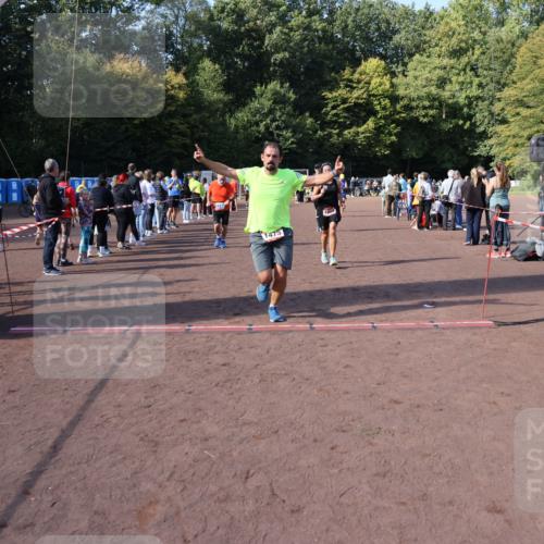 27.09.2026 - 35. Volkslauf durch das schöne Alstertal Strokosch-Dieckow http://msf.ph/oto/10585301 27.09.2026 11:49:25 Ziel 1009, 1475, 1487, 1493, 2363, 3248 meine-sportfotos.de