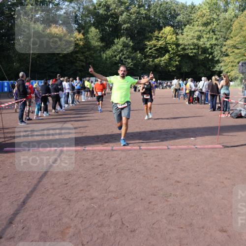 27.09.2026 - 35. Volkslauf durch das schöne Alstertal Strokosch-Dieckow http://msf.ph/oto/10585303 27.09.2026 11:49:25 Ziel 1009, 1475, 1487, 1493, 2363, 3248 meine-sportfotos.de