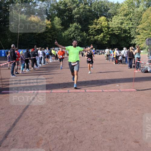 27.09.2026 - 35. Volkslauf durch das schöne Alstertal Strokosch-Dieckow http://msf.ph/oto/10585305 27.09.2026 11:49:25 Ziel 1009, 1475, 1487, 1493, 2363, 3248 meine-sportfotos.de