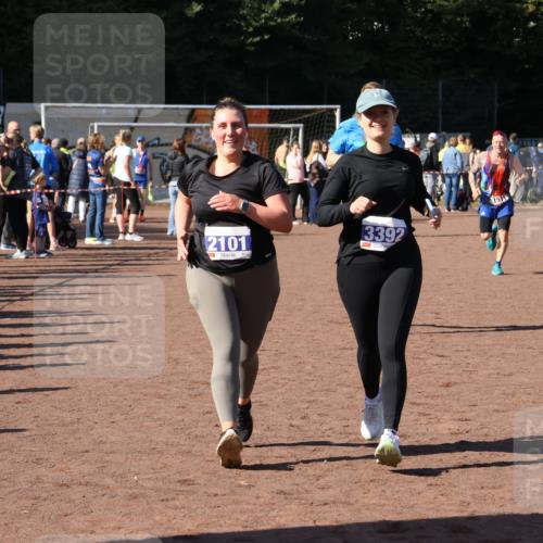 27.09.2026 - 35. Volkslauf durch das schöne Alstertal Strokosch-Dieckow http://msf.ph/oto/10585314 27.09.2026 11:47:10 Ziel 1010, 1473, 1511, 2101, 3392 meine-sportfotos.de