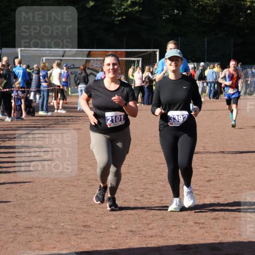 27.09.2026 - 35. Volkslauf durch das schöne Alstertal Strokosch-Dieckow http://msf.ph/oto/10585318 27.09.2026 11:47:10 Ziel 1010, 1473, 1511, 2101, 3392 meine-sportfotos.de