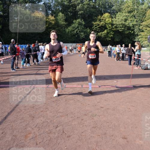 27.09.2026 - 35. Volkslauf durch das schöne Alstertal Strokosch-Dieckow http://msf.ph/oto/10585325 27.09.2026 11:49:20 Ziel 1009, 1018, 1455, 1475, 1503, 2982, 3248 meine-sportfotos.de