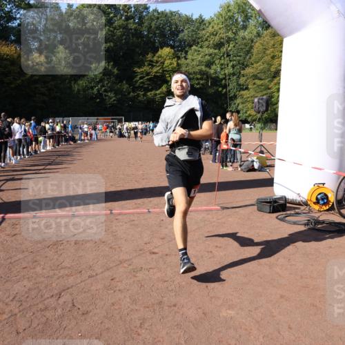 27.09.2026 - 35. Volkslauf durch das schöne Alstertal Strokosch-Dieckow http://msf.ph/oto/10585342 27.09.2026 11:47:00 Ziel 1010, 1734 meine-sportfotos.de