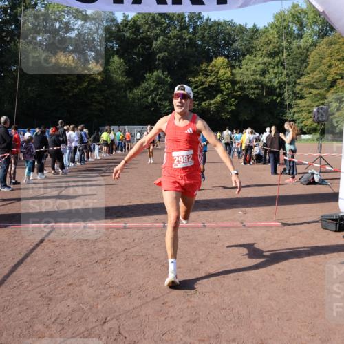 27.09.2026 - 35. Volkslauf durch das schöne Alstertal Strokosch-Dieckow http://msf.ph/oto/10585359 27.09.2026 11:49:17 Ziel 1018, 1455, 1475, 1503, 2982 meine-sportfotos.de