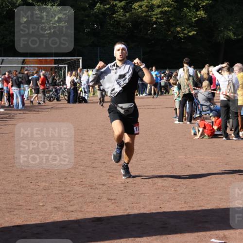 27.09.2026 - 35. Volkslauf durch das schöne Alstertal Strokosch-Dieckow http://msf.ph/oto/10585362 27.09.2026 11:46:59 Ziel 1010, 1734 meine-sportfotos.de