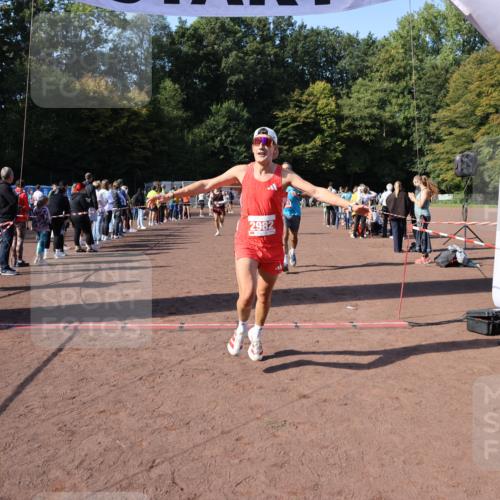 27.09.2026 - 35. Volkslauf durch das schöne Alstertal Strokosch-Dieckow http://msf.ph/oto/10585364 27.09.2026 11:49:17 Ziel 1018, 1455, 1475, 1503, 2982 meine-sportfotos.de
