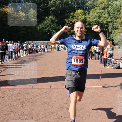 27.09.2026 - 35. Volkslauf durch das schöne Alstertal Strokosch-Dieckow http://msf.ph/oto/10585377 27.09.2026 11:46:53 Ziel 1505, 1734 meine-sportfotos.de