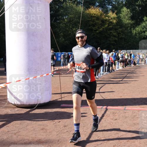 27.09.2026 - 35. Volkslauf durch das schöne Alstertal Strokosch-Dieckow http://msf.ph/oto/10585406 27.09.2026 11:46:45 Ziel 1485, 1505, 3161 meine-sportfotos.de