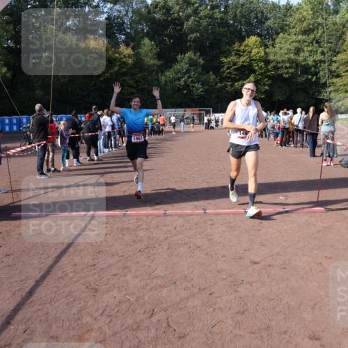 27.09.2026 - 35. Volkslauf durch das schöne Alstertal Strokosch-Dieckow http://msf.ph/oto/10585448 27.09.2026 11:49:03 Ziel 1462, 1482, 1484 meine-sportfotos.de