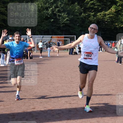 27.09.2026 - 35. Volkslauf durch das schöne Alstertal Strokosch-Dieckow http://msf.ph/oto/10585456 27.09.2026 11:49:02 Ziel 1462, 1482, 1484, 3362, 3998 meine-sportfotos.de