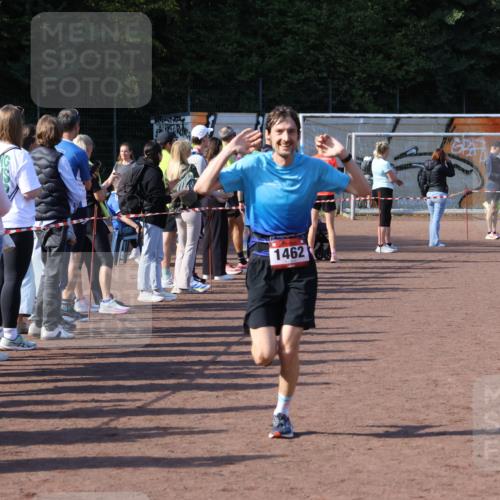 27.09.2026 - 35. Volkslauf durch das schöne Alstertal Strokosch-Dieckow http://msf.ph/oto/10585468 27.09.2026 11:49:01 Ziel 1462, 1466, 1482, 3362, 3998 meine-sportfotos.de