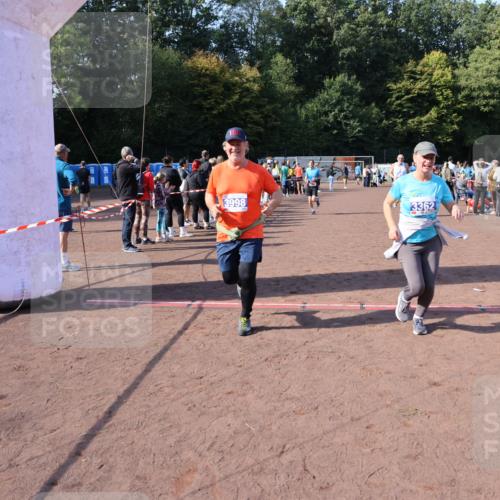 27.09.2026 - 35. Volkslauf durch das schöne Alstertal Strokosch-Dieckow http://msf.ph/oto/10585479 27.09.2026 11:48:59 Ziel 1462, 1466, 1482, 3362, 3998 meine-sportfotos.de
