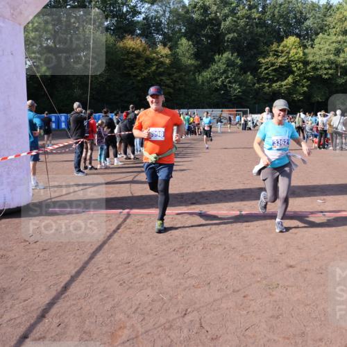 27.09.2026 - 35. Volkslauf durch das schöne Alstertal Strokosch-Dieckow http://msf.ph/oto/10585482 27.09.2026 11:48:59 Ziel 1462, 1466, 1482, 3362, 3998 meine-sportfotos.de