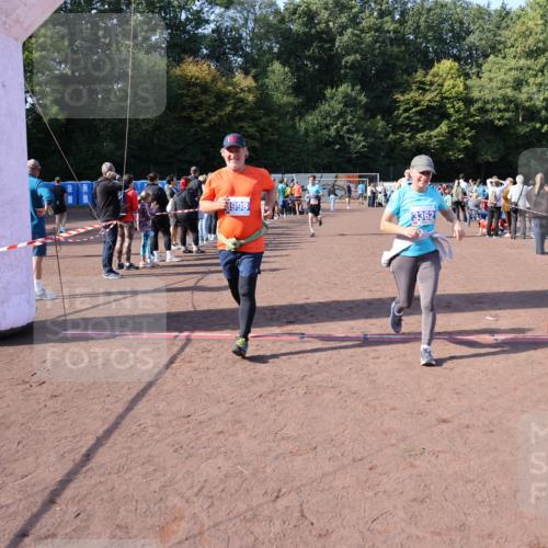 27.09.2026 - 35. Volkslauf durch das schöne Alstertal Strokosch-Dieckow http://msf.ph/oto/10585485 27.09.2026 11:48:59 Ziel 1462, 1466, 1482, 3362, 3998 meine-sportfotos.de
