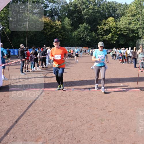 27.09.2026 - 35. Volkslauf durch das schöne Alstertal Strokosch-Dieckow http://msf.ph/oto/10585490 27.09.2026 11:48:59 Ziel 1462, 1466, 1482, 3362, 3998 meine-sportfotos.de