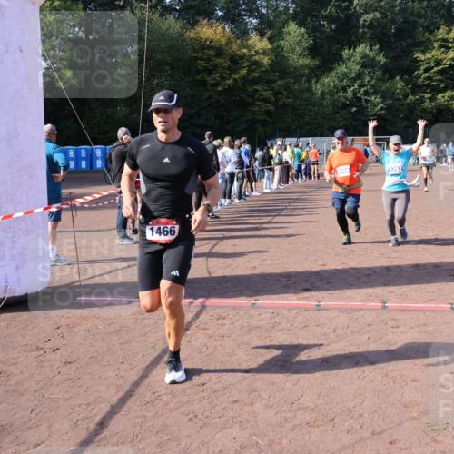 27.09.2026 - 35. Volkslauf durch das schöne Alstertal Strokosch-Dieckow http://msf.ph/oto/10585495 27.09.2026 11:48:58 Ziel 1462, 1466, 1482, 3362, 3998 meine-sportfotos.de