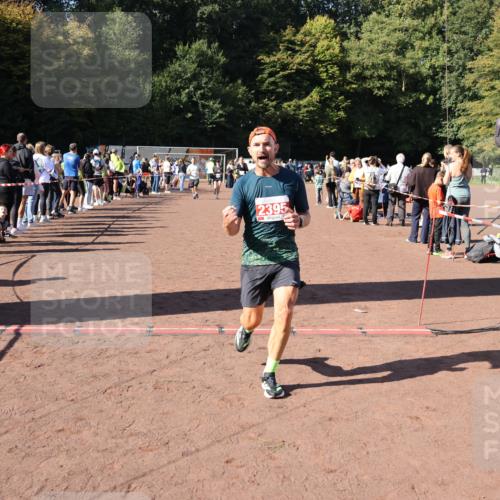 27.09.2026 - 35. Volkslauf durch das schöne Alstertal Strokosch-Dieckow http://msf.ph/oto/10585509 27.09.2026 11:46:25 Ziel 2395 meine-sportfotos.de