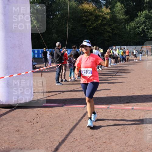 27.09.2026 - 35. Volkslauf durch das schöne Alstertal Strokosch-Dieckow http://msf.ph/oto/10585530 27.09.2026 11:48:47 Ziel 1483, 3301 meine-sportfotos.de