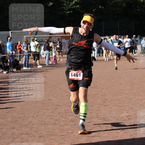 27.09.2026 - 35. Volkslauf durch das schöne Alstertal Strokosch-Dieckow http://msf.ph/oto/10585548 27.09.2026 11:46:20 Ziel 1461, 2395 meine-sportfotos.de