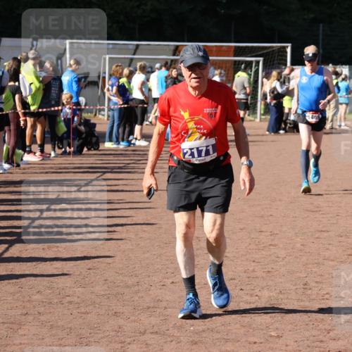 27.09.2026 - 35. Volkslauf durch das schöne Alstertal Strokosch-Dieckow http://msf.ph/oto/10585576 27.09.2026 11:45:54 Ziel 1469, 2171, 2384 meine-sportfotos.de