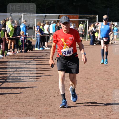 27.09.2026 - 35. Volkslauf durch das schöne Alstertal Strokosch-Dieckow http://msf.ph/oto/10585577 27.09.2026 11:45:54 Ziel 1469, 2171, 2384 meine-sportfotos.de