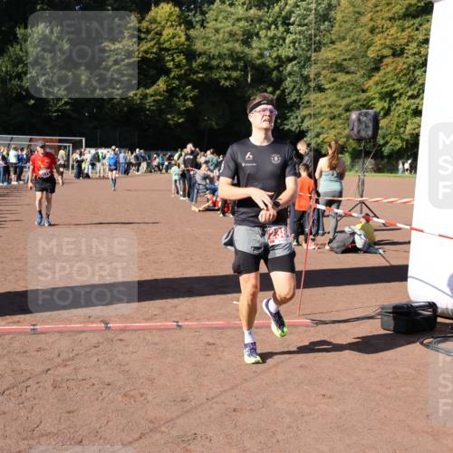 27.09.2026 - 35. Volkslauf durch das schöne Alstertal Strokosch-Dieckow http://msf.ph/oto/10585582 27.09.2026 11:45:51 Ziel 1453, 1469, 2171, 2384 meine-sportfotos.de