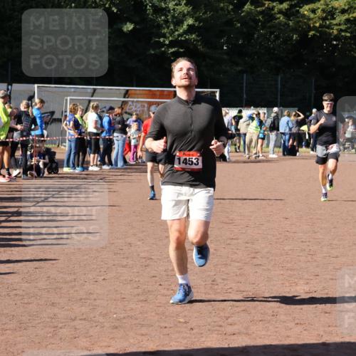 27.09.2026 - 35. Volkslauf durch das schöne Alstertal Strokosch-Dieckow http://msf.ph/oto/10585592 27.09.2026 11:45:46 Ziel 1453, 2384 meine-sportfotos.de